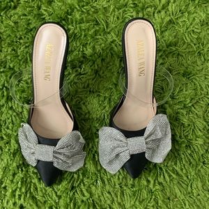 Cute Kitty heels, size 8. Worn once.